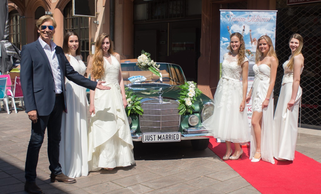 Oldtimer Mercedes Cabrio dunkelgrün