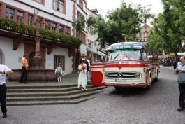 Hochzeitstrend Oldtimerbus Bild 5